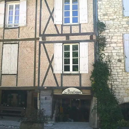 Maison De Charme Spacieuse, Terrasse Et Vue Sur La Place Monflanquin